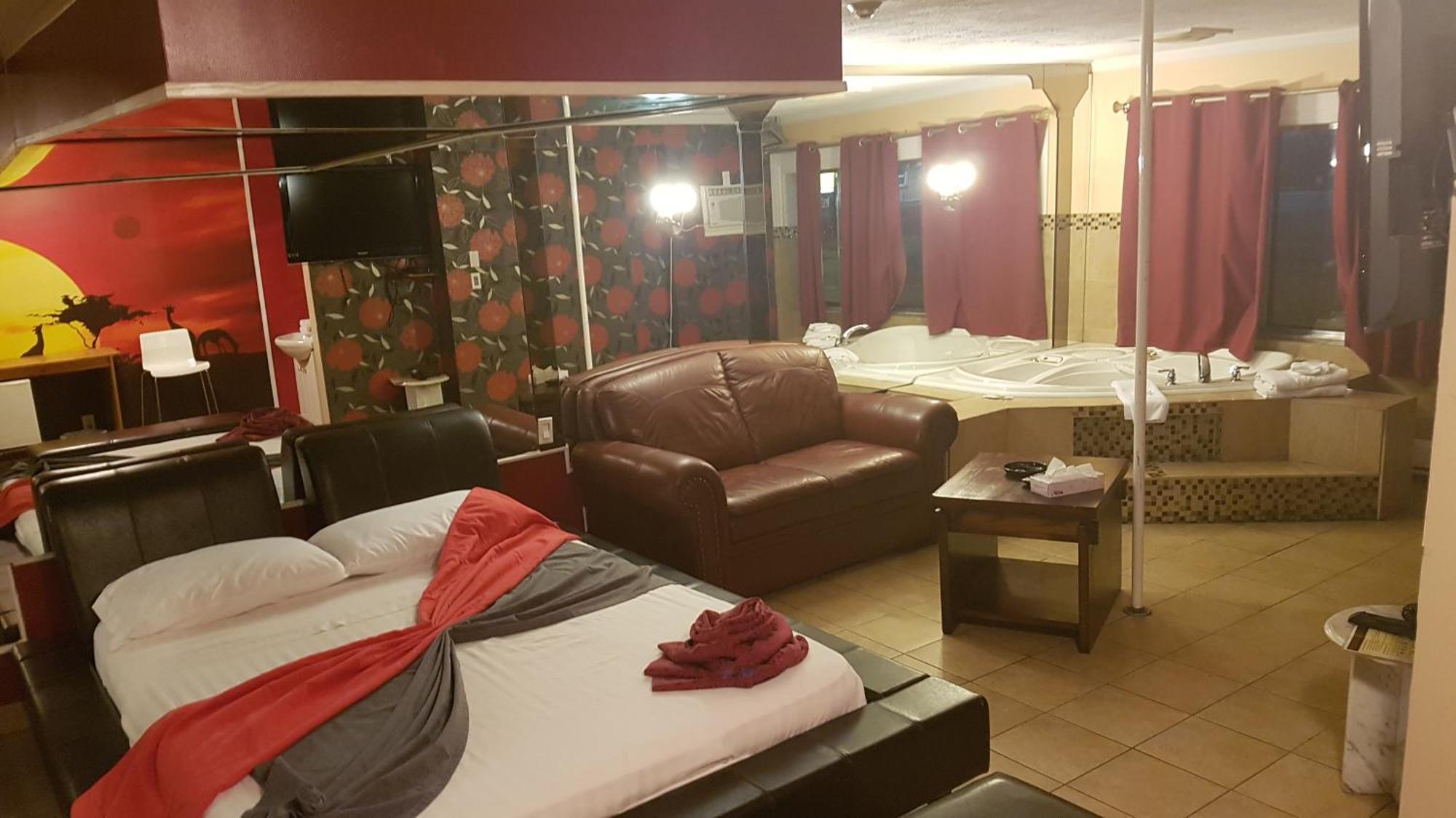 Chomedey Inn Лаваль Экстерьер фото