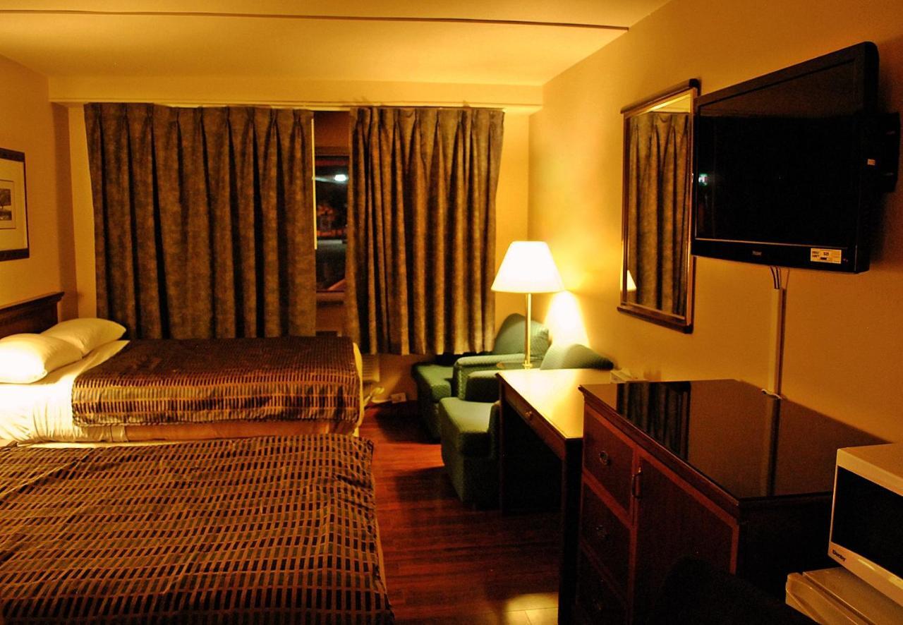 Chomedey Inn Лаваль Номер фото
